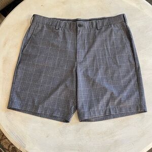 Men’s PGA Tour Golf Shorts, Size 40, Plaid Black/Gray, Perry Ellis